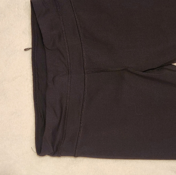 LULULEMON crop black leggings. Missing size tag but perfect condition - Picture 2 of 13
